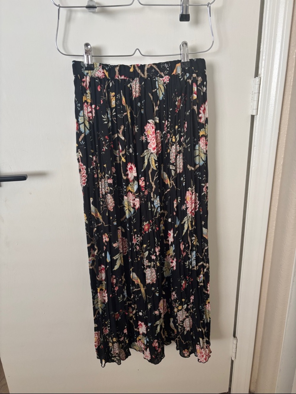 Floral Pleated Maxi Skirt - Black with Pink Floral H&M